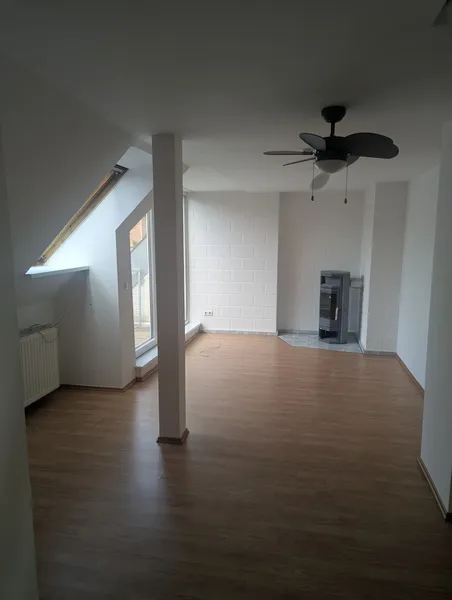 Lebendig wohnen in Weißensee: 3-Zimmer-Dachgeschosswohnung mit Dachterrasse — photo 1